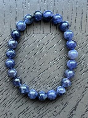 Iolite bracelet 8mm SIZE 6.5’